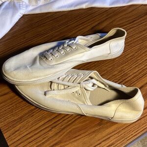 Universal Thread White Canvas Sneakers